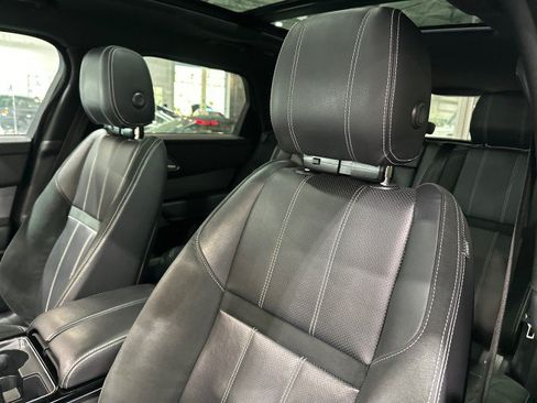 Used 2019 Land Rover Range Rover Velar R-Dynamic SE AWD/4WD image 44