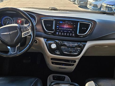 Used 2017 Chrysler Pacifica Touring-L Plus image 13