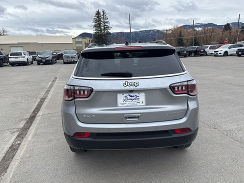 Used 2024 Jeep Compass Limited image 4