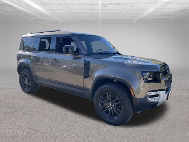 Used 2025 Land Rover Defender 110 S AWD/4WD image 4