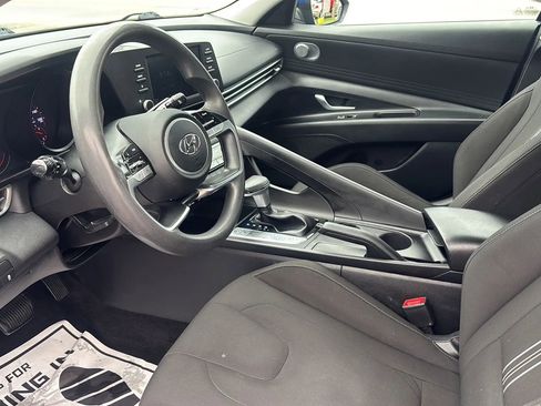 Used 2021 Hyundai Elantra SEL FWD image 19
