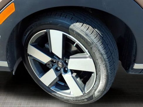 Used 2024 Hyundai Santa Fe Limited FWD image 14