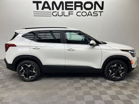 Used 2025 Kia Seltos EX AWD/4WD image 4