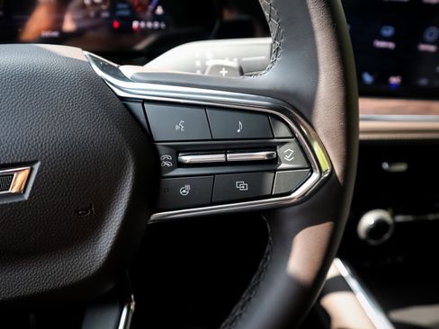 Used 2026 Chevrolet Suburban Z71 w/ Comfort Package image 20