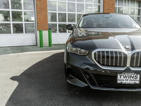Used 2026 BMW 530i xDrive AWD/4WD image 36