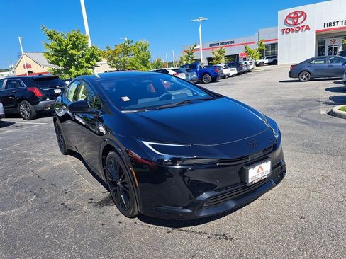 New 2026 Toyota Prius Plug-In Hybrid image 4