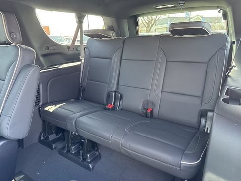 New 2026 Chevrolet Suburban Premier AWD/4WD image 17