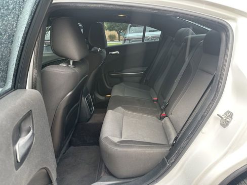 Used 2016 Dodge Charger SXT RWD image 15