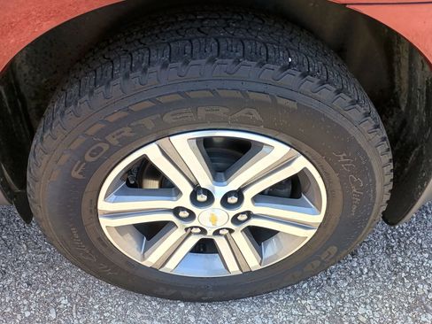 Used 2017 Chevrolet Traverse LT AWD/4WD image 5