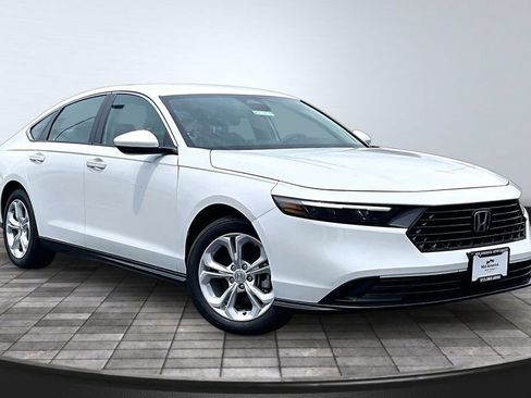 Used 2025 Honda Accord LX image 12