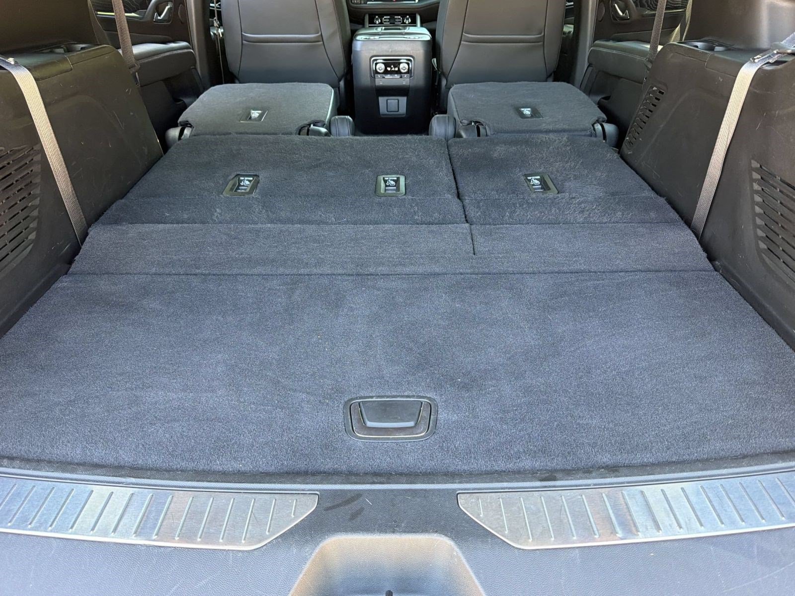 Used 2022 GMC Yukon Denali AWD/4WD image 28
