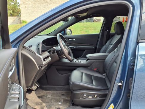 Used 2024 Cadillac XT4 Sport w/ LPO, Floor Liner Package FWD image 18