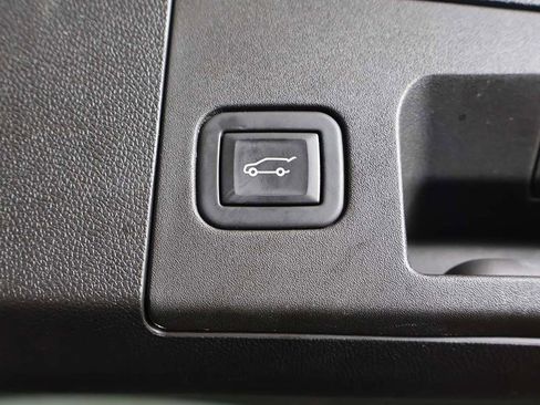 Used 2024 Cadillac XT4 Premium Luxury image 18