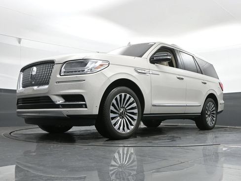Used 2019 Lincoln Navigator Reserve AWD/4WD image 46