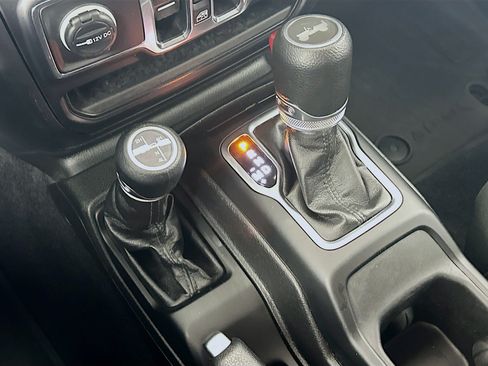 Used 2023 Jeep Wrangler Unlimited AWD/4WD image 25