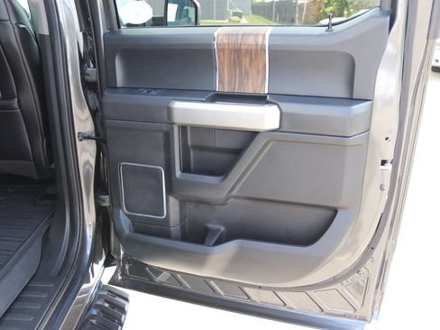 Used 2019 Ford F150 Lariat w/ Equipment Group 502A Luxury AWD/4WD image 40