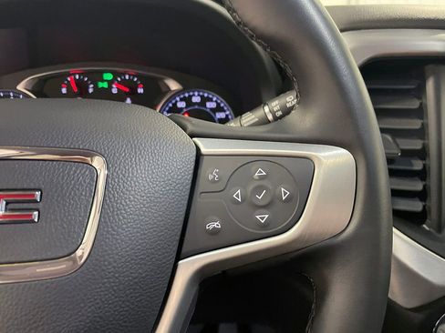 Used 2023 GMC Acadia SLT image 37