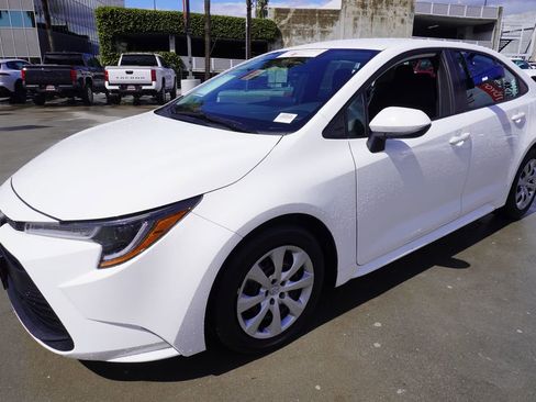 Certified 2025 Toyota Corolla LE image 4