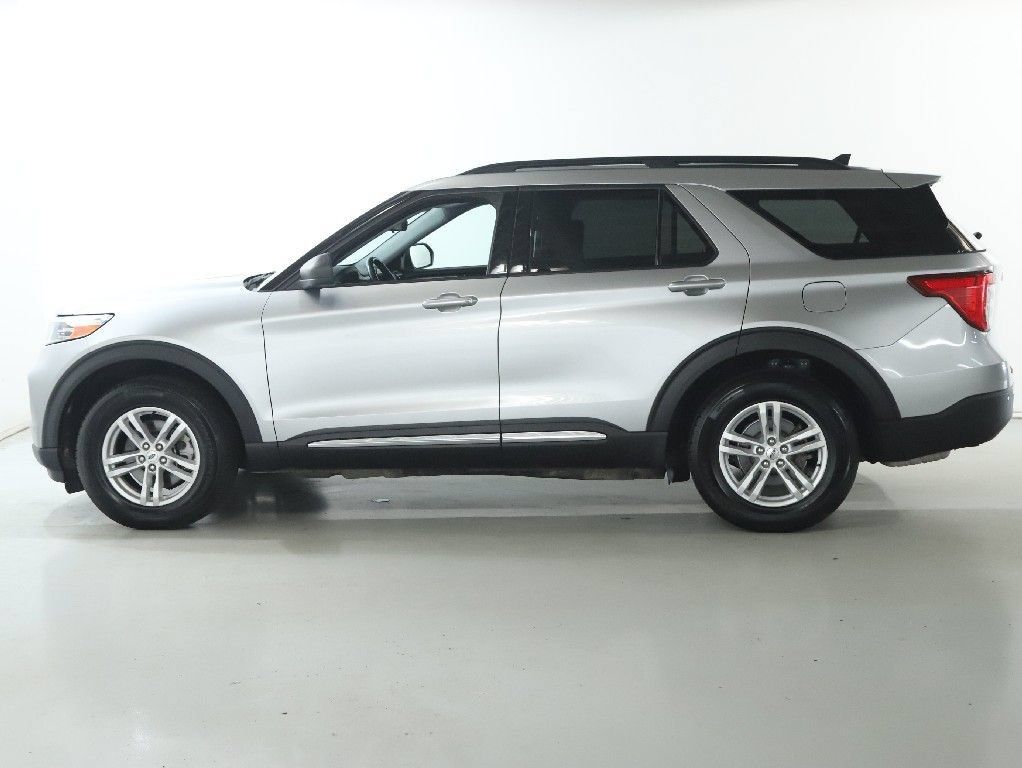 Used 2021 Ford Explorer XLT w/ Class III Trailer Tow Package AWD/4WD image 39