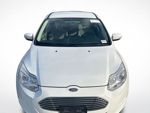 Used 2017 Ford Focus Electric Hatchback image 2