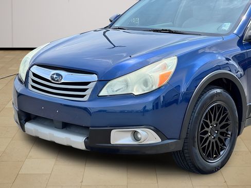 Used 2011 Subaru Outback 2.5i Limited AWD/4WD image 34