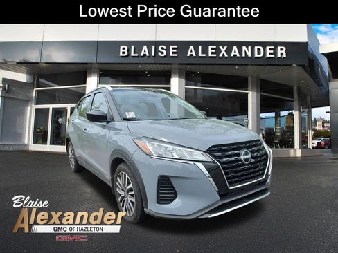 Used 2024 Nissan Kicks SV FWD image 1
