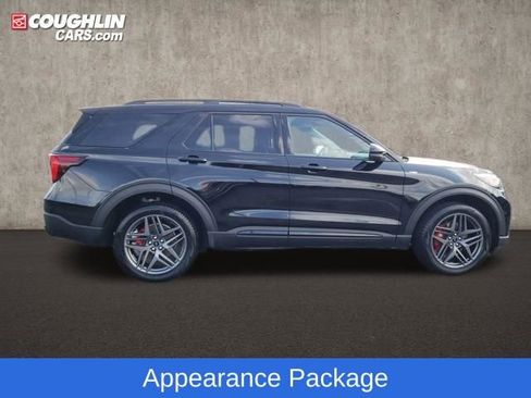 Used 2025 Ford Explorer ST-Line w/ Premium Package image 11
