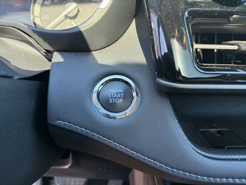 Used 2022 Toyota Highlander Limited image 25