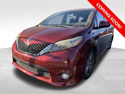 Used 2017 Toyota Sienna SE