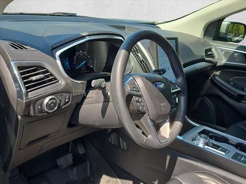 Used 2021 Ford Edge Titanium FWD image 10