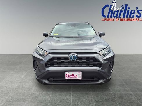 Used 2021 Toyota RAV4 LE image 2
