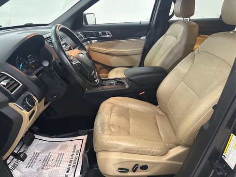 Used 2016 Ford Explorer Limited w/ Equipment Group 301A FWD image 33