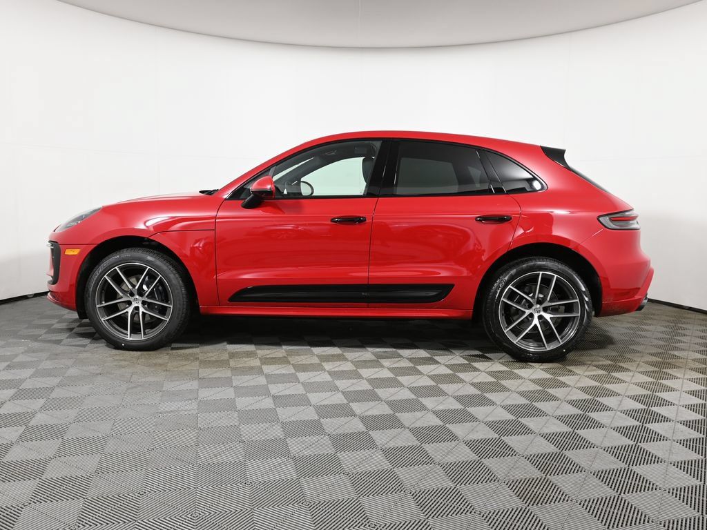 Used 2026 Porsche Macan AWD/4WD image 2