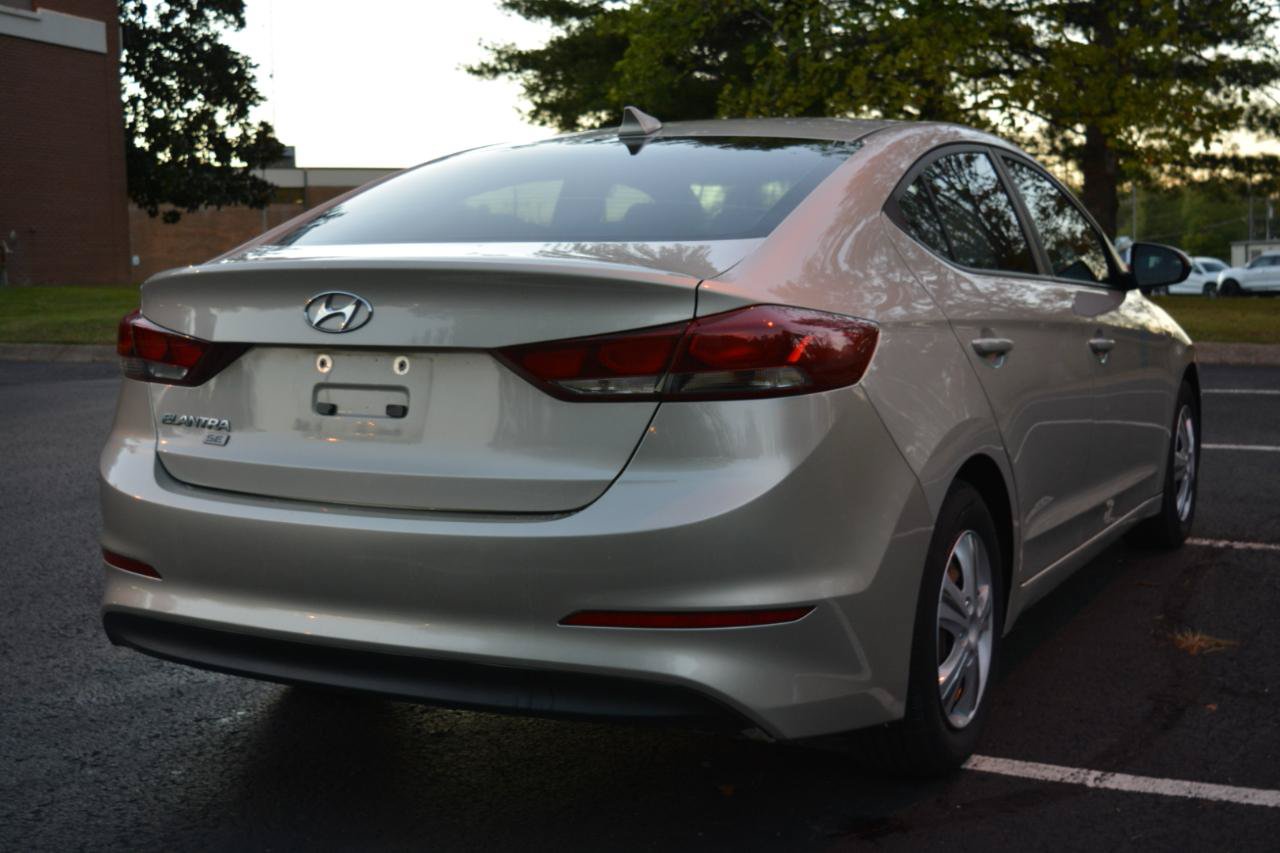 Used 2017 Hyundai Elantra SE FWD image 5