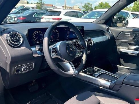 Used 2026 Mercedes-Benz GLB 250 4MATIC image 14
