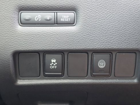 Used 2021 Nissan Murano S FWD image 14
