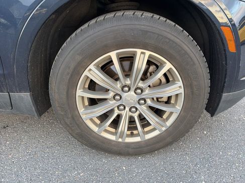 Used 2017 Cadillac XT5 Luxury w/ Driver Awareness Package image 10