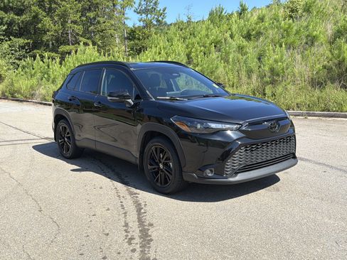 Used 2024 Toyota Corolla Cross AWD Hybrid w/ Moonroof Package image 3
