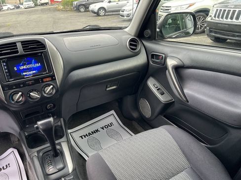 Used 2005 Toyota RAV4 4WD image 17