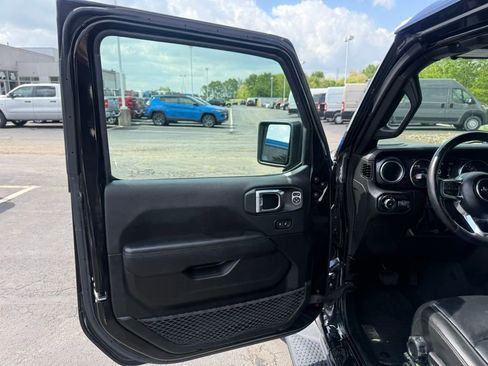 Certified 2022 Jeep Wrangler Unlimited Sahara AWD/4WD image 10