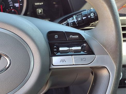 Used 2023 Hyundai Elantra SEL FWD image 17