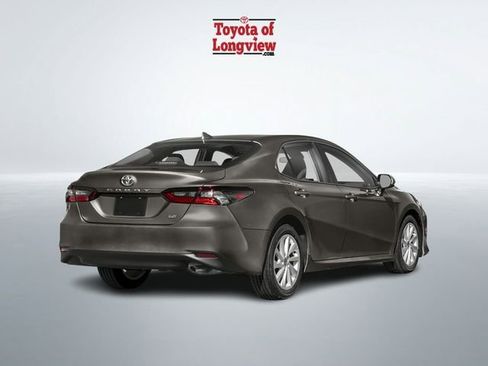 Used 2023 Toyota Camry LE image 3