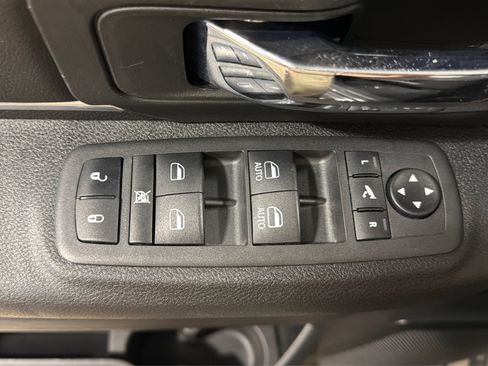 Used 2022 RAM 1500 Warlock AWD/4WD image 16