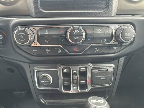 Used 2019 Jeep Wrangler Unlimited Sport S image 15