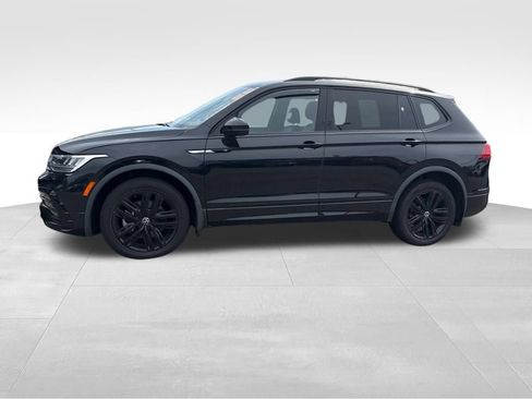 Used 2022 Volkswagen Tiguan SE R-Line AWD/4WD image 16
