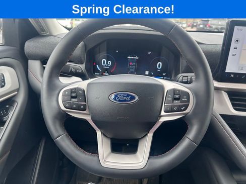 Used 2026 Ford Explorer Active AWD/4WD image 35