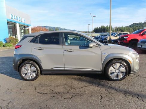 Used 2020 Hyundai Kona Limited image 9