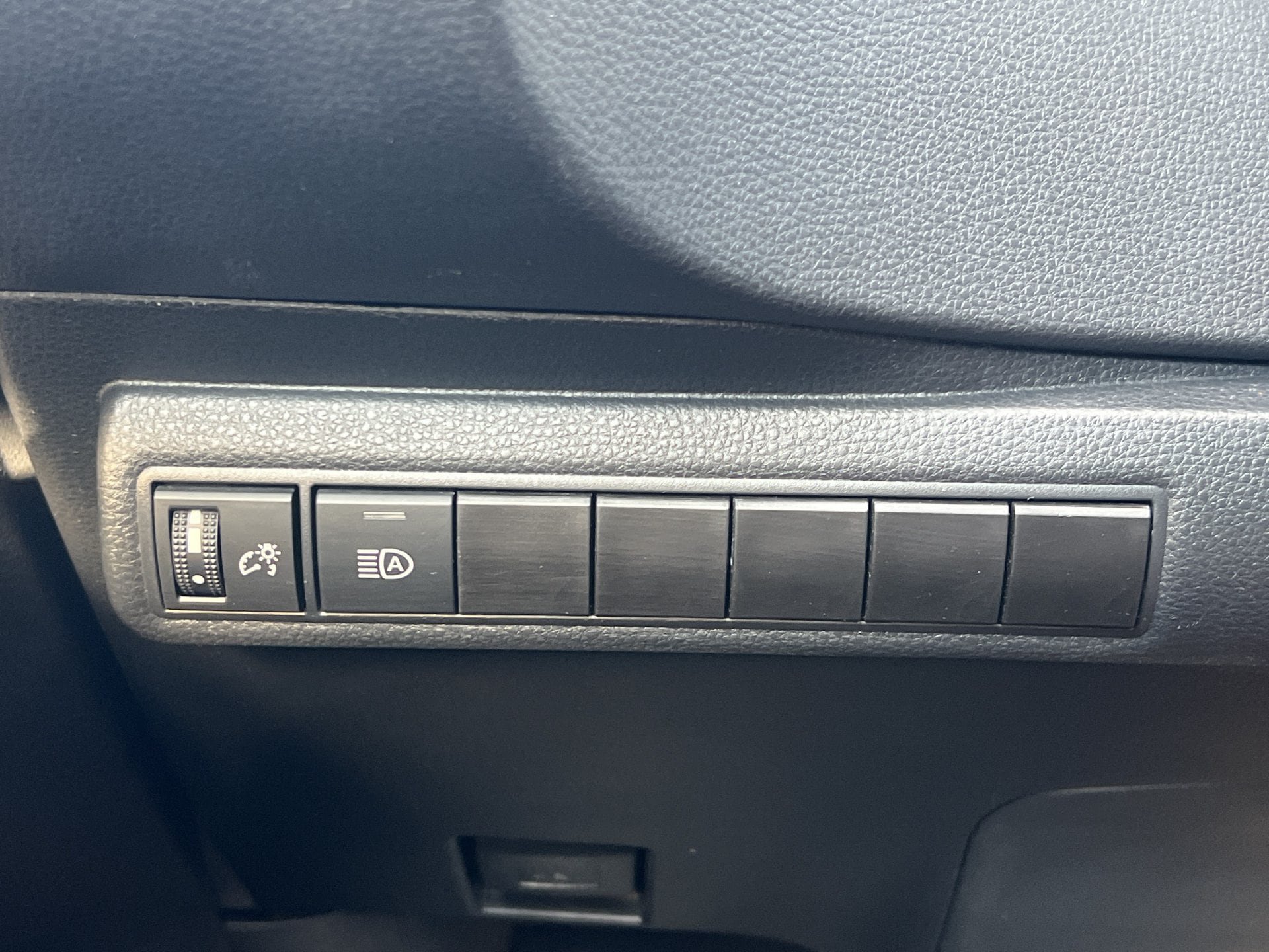 Used 2024 Toyota Corolla LE FWD image 12