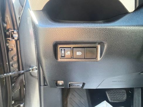 Used 2021 Toyota RAV4 XLE AWD/4WD image 14
