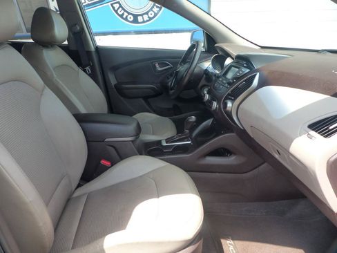 Used 2014 Hyundai Tucson SE FWD image 12